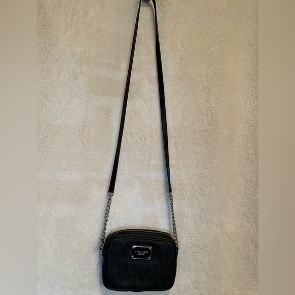 Authentic Michael Kors crossbody - Picture 4 of 4